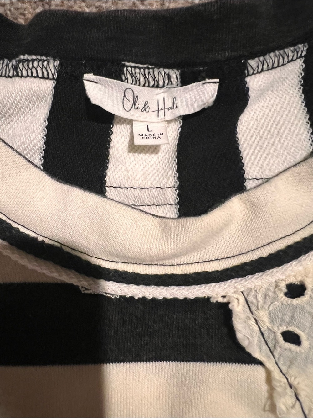 Oli & Hali Black Cream Striped Artsy Oversized Patchwork Star Top - Picture 3 of 5